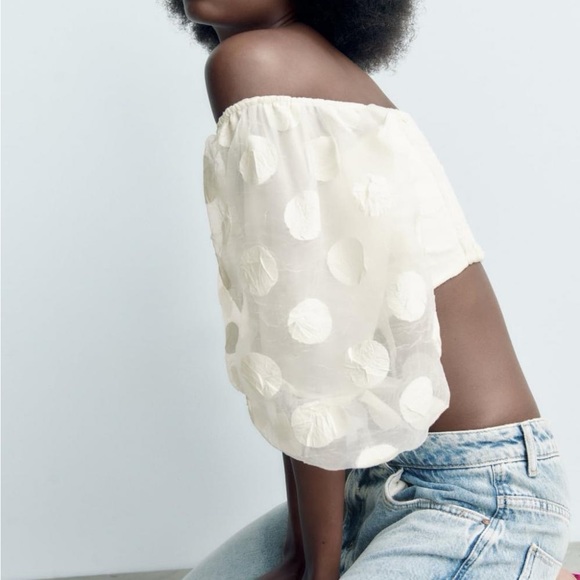 Zara Balloon Sleeve Crop Top in Ecru - Picture 2 of 6